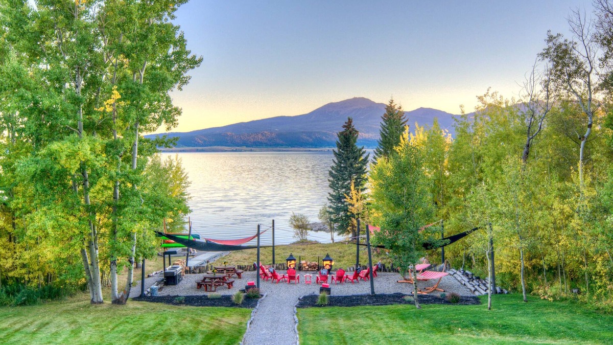 Island Park Cabin | Luxury Lakefront Lodge-less than 15mins to Yellowstone-360 degree postcard views