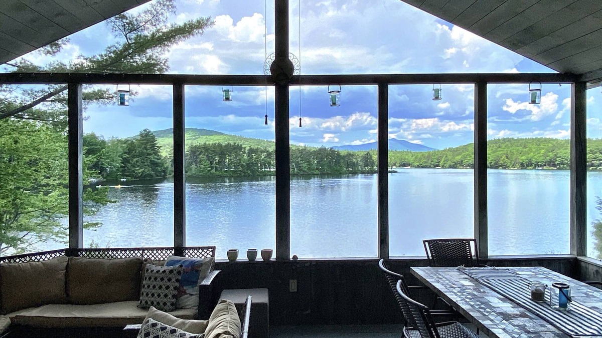 Madison House | Luxury Lakefront Retreat Stunning Views, Fall Foliage, Minutes from North Conway