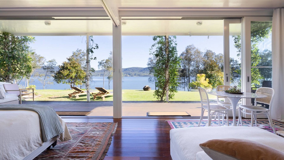 Coomba Bay House | Luxury Lakefront Suite