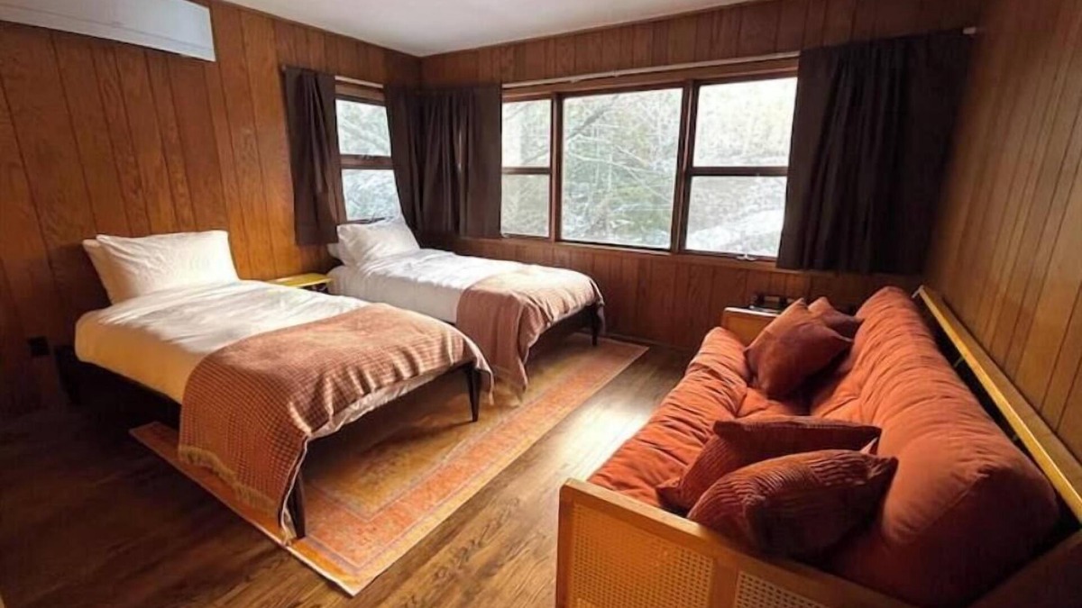 Greenwood Lake Cabin | Luxury Lakefront Log Cabin