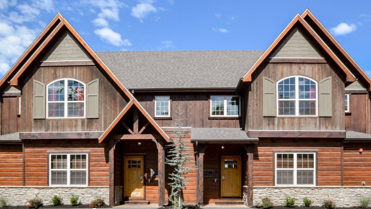 Indian Point House | LUXURY Lakefront Villa SLEEPS 32! ~Free Amenities~HUGE Pool~Kayaks~Dock~2Mi SDC