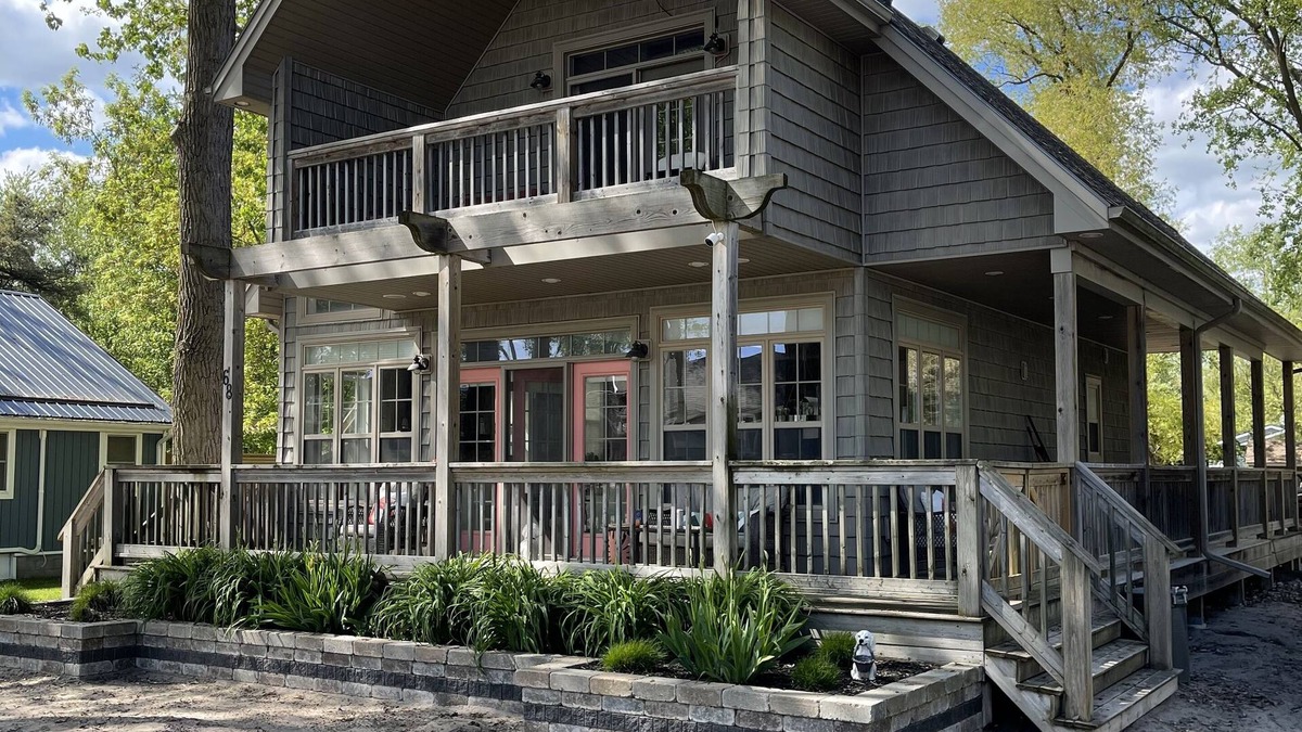 Long Point Cottage | Luxury lakeside Retreat