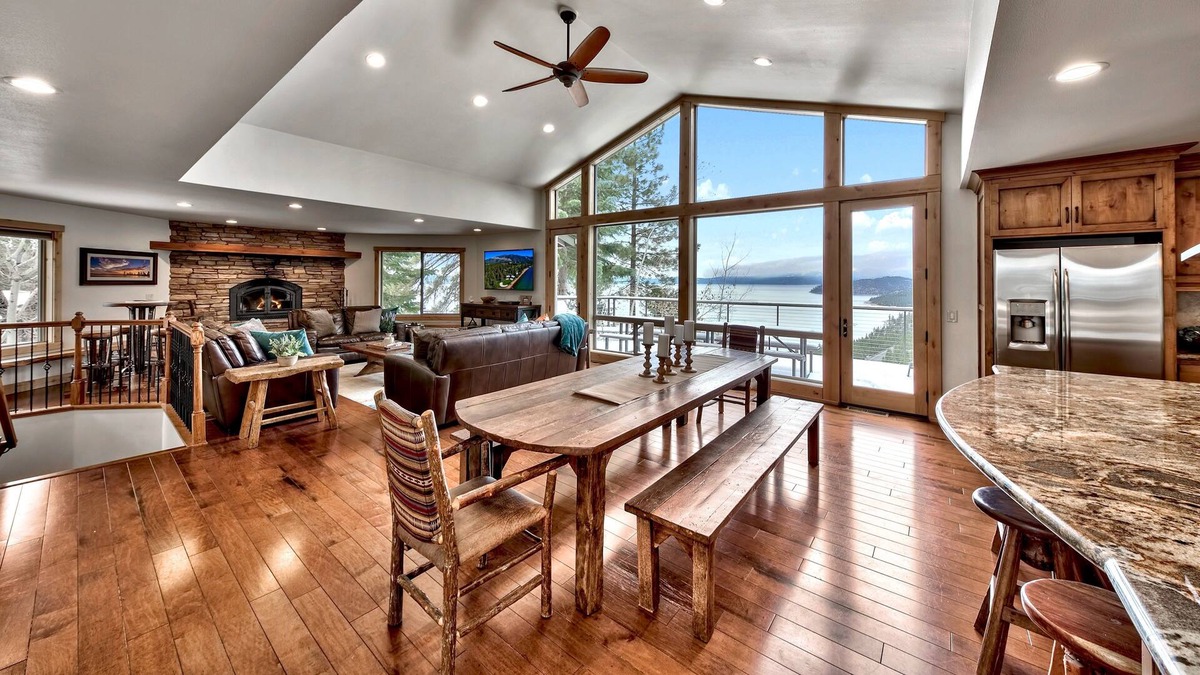 Lincoln Park House | Luxury Lakeview Estate-hot tub/pool table/mountain furnishings, Max occupancy 9.