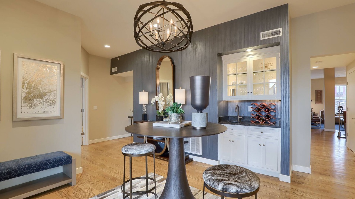 Lancaster Condo | Luxury Lancaster Downtown Condo - 3 blocks from Central Market!