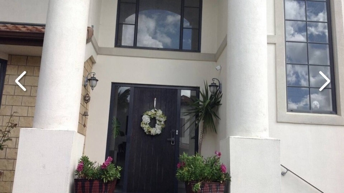 Somerville House | Luxury Large 2 Storied Villa Walk to Shopping Mall Howick