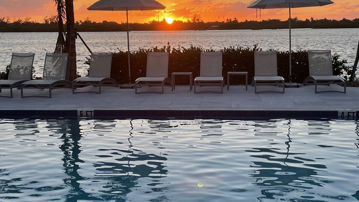 Palm Beach Condo | Luxury Large Studio In Hart Of Palm Beach Island