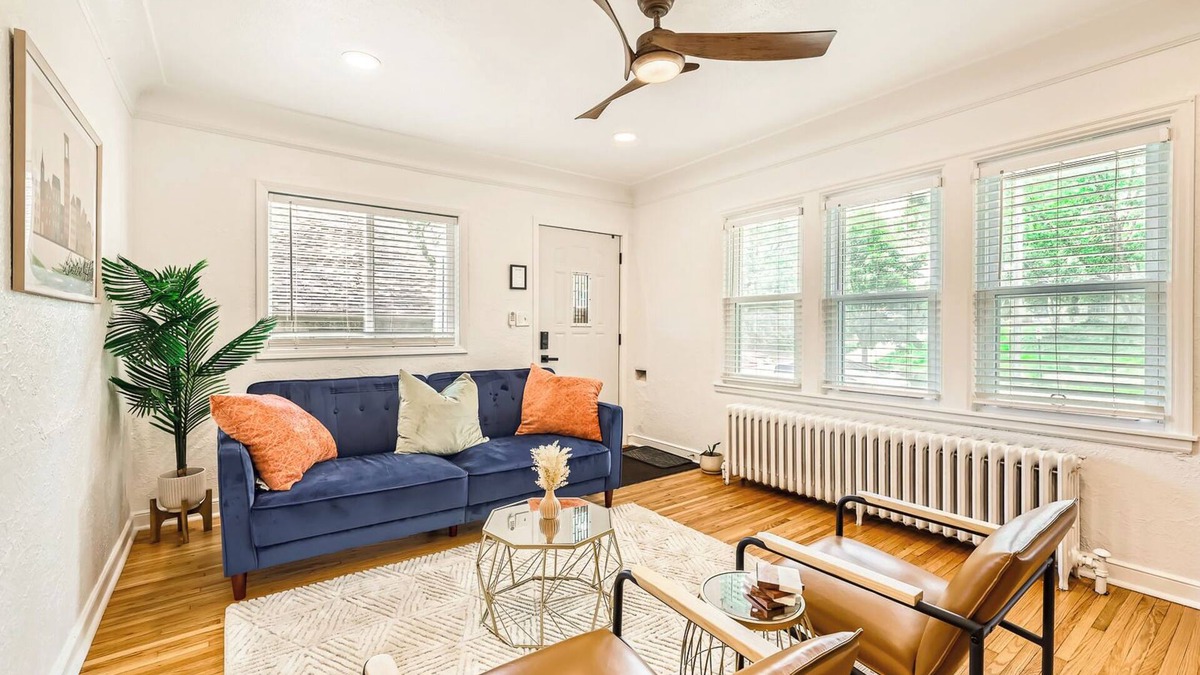 Linden Hills House | Luxury Linden Hills: 3BR + Lounge Near Bde Maka Ska