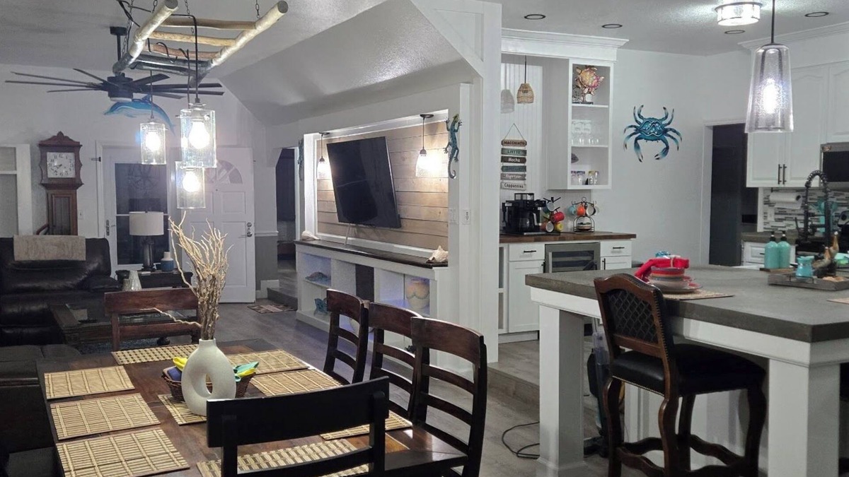 Indian Harbor Estates House | Luxury living at its finest! Perfect Waterfront home with Inground Pool/Dockage