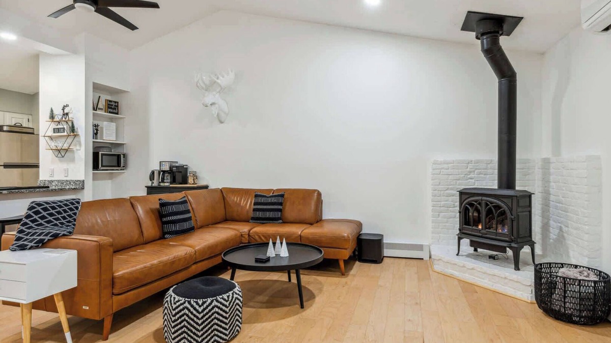 Quechee Condo | Luxury Living in Heart of Quechee | Mill Run 6C