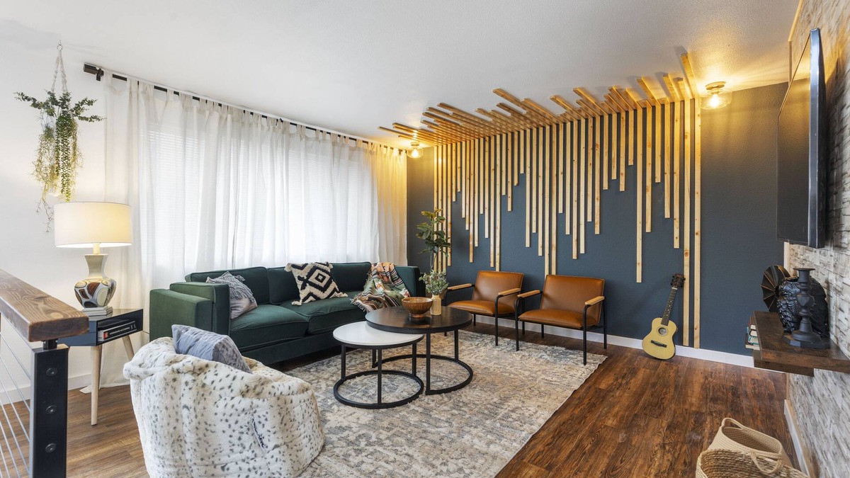 Kingsgate House | Luxury Living-Kirkland: Stylish Home - Prime Spot!
