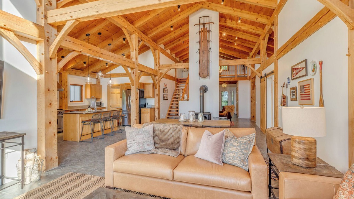 Littleton Cabin | Luxury Lodge in Littleton w/Panoramoic Mountain Views