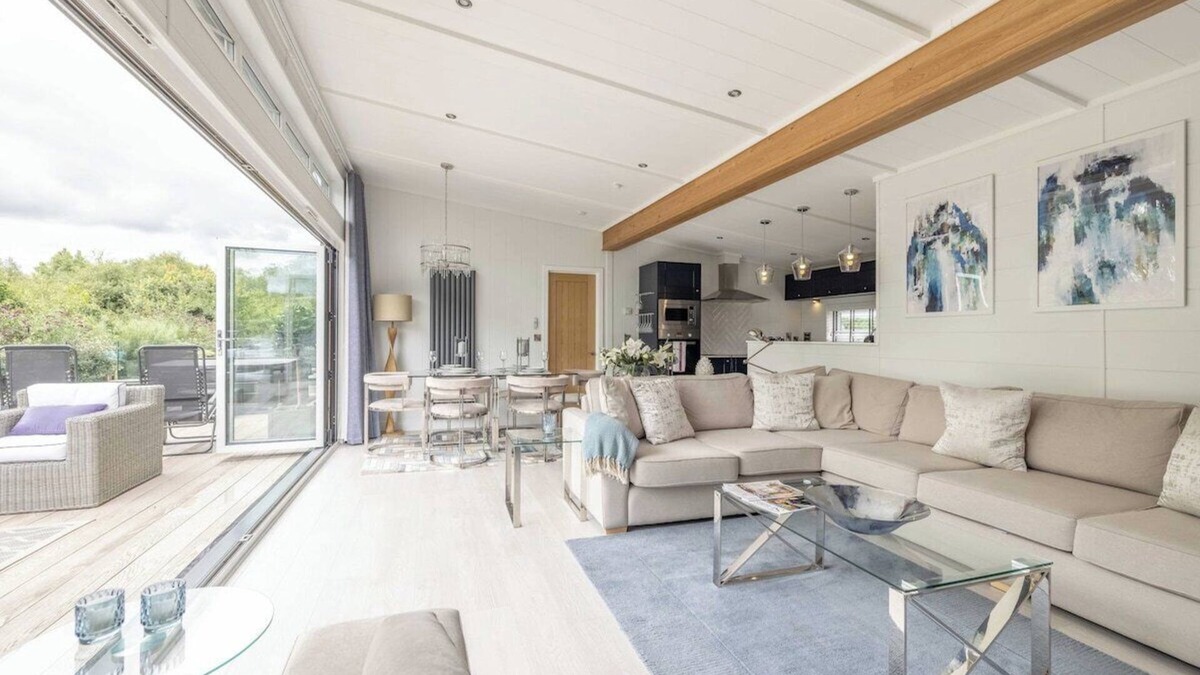 Windsor House | Luxury Lodge with Hot Tub in Windsor Marina