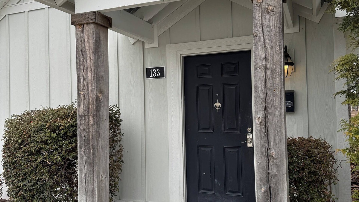 Elizabethtown Resort | Luxury Lodging, Lakefront View, King Bed w/Private Bath, Private Patio.