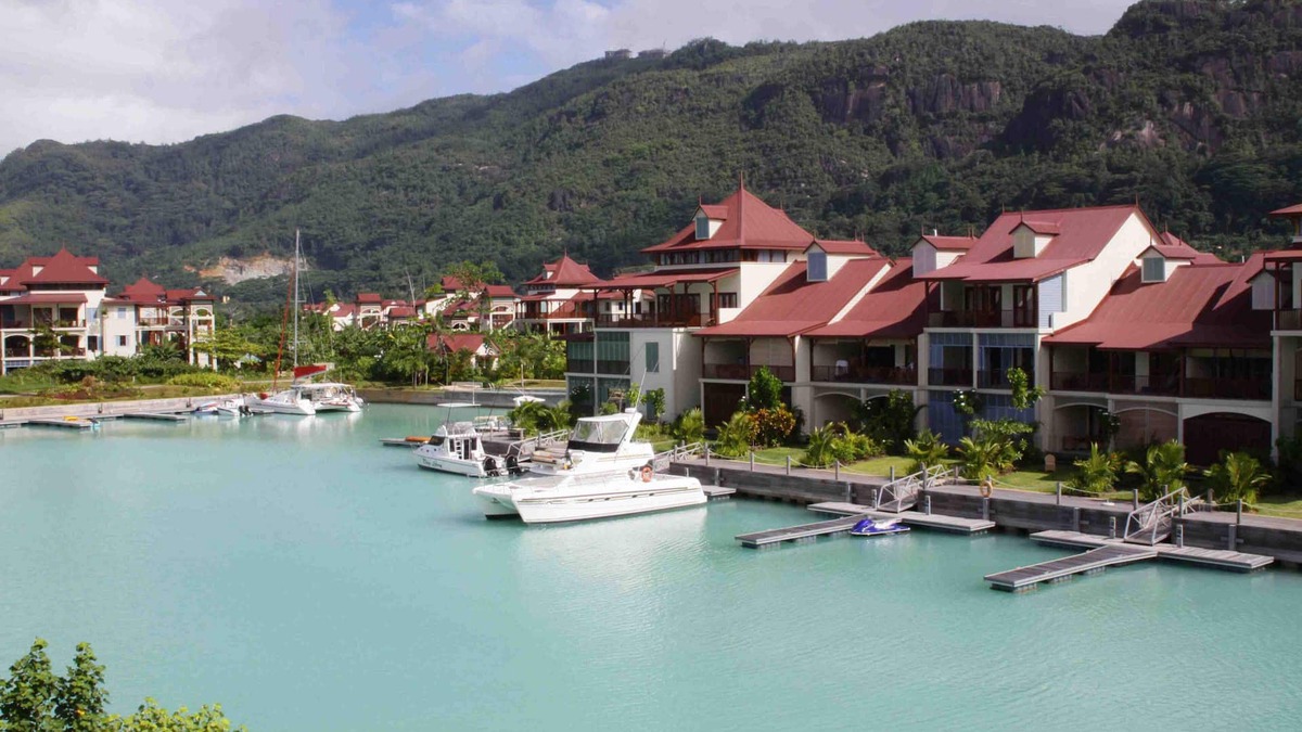 Eden Island Apartment | Luxury Loft Appartment on Eden Island with 3 Bedrooms, Views on Marina & Beach