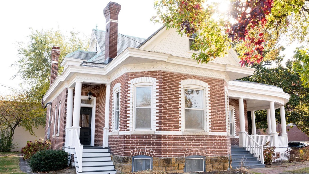 Cape Girardeau Apartment | Luxury Loft Gallery next to Southeast Missouri State River Campus in Downtown CG