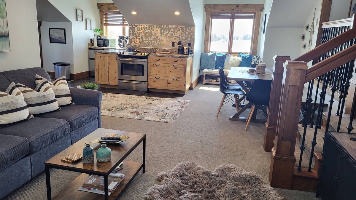 Midway House | LUXURY Loft on Multi-Million 4 acre Estate in charming, Swiss town