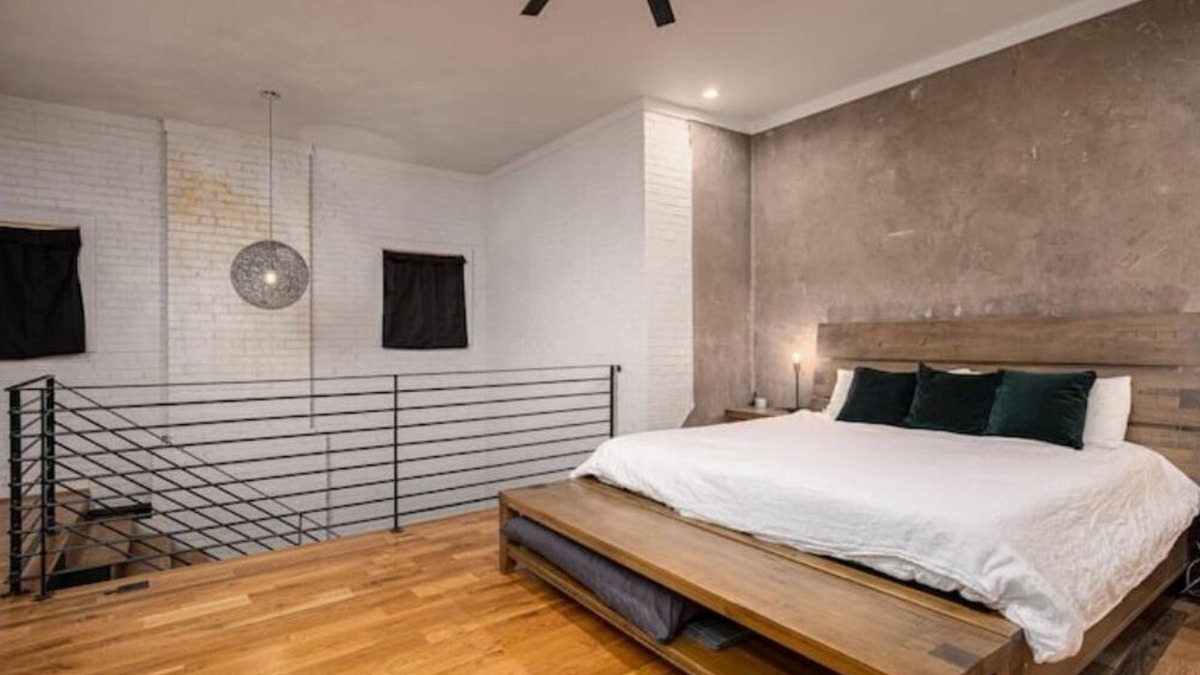 Lincolnton House | Luxury Loft Overlooking Downtown