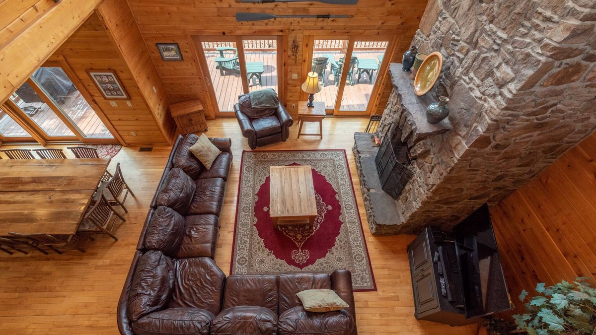 Thayerville House | Luxury Log Chalet w/Pool & Fireplace