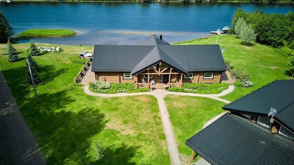 Skelleftea O Villa | Luxury Log Home villa right on the river in Sweden