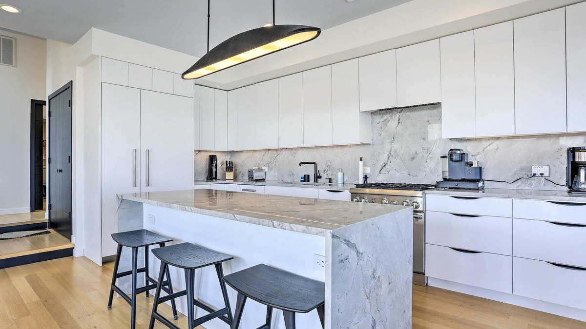 Long Beach House | Luxury Long Beach Villa with Ocean Views!