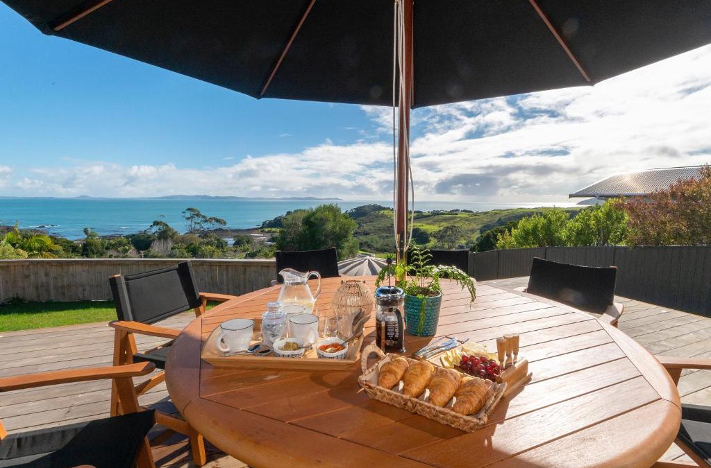 Cable Bay House | Luxury Lookout - Cable Bay Holiday Home