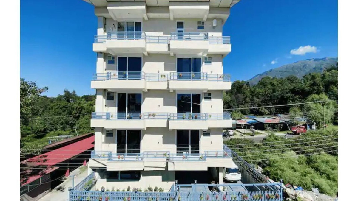 Sidhpur Apartment | Luxury Low Cost Rooms Dharamshala Lift Wi-fi 5G