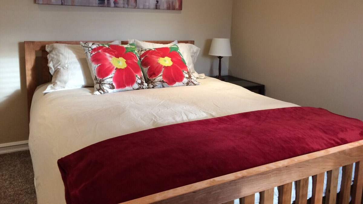 Prince George House | Luxury main floor suite, walk to Hospital, business and restaurant district