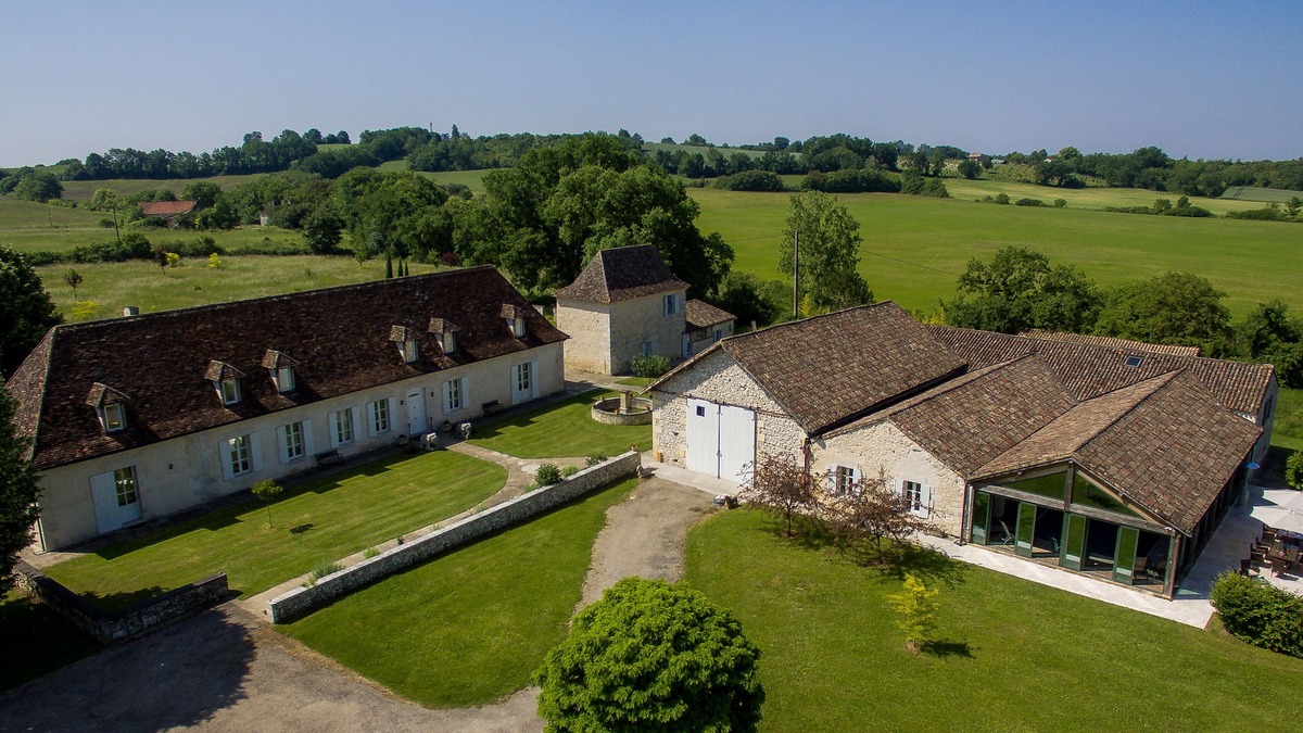 Issigeac House | Luxury Manoir in Issigeac Sleeping 21 with Pool