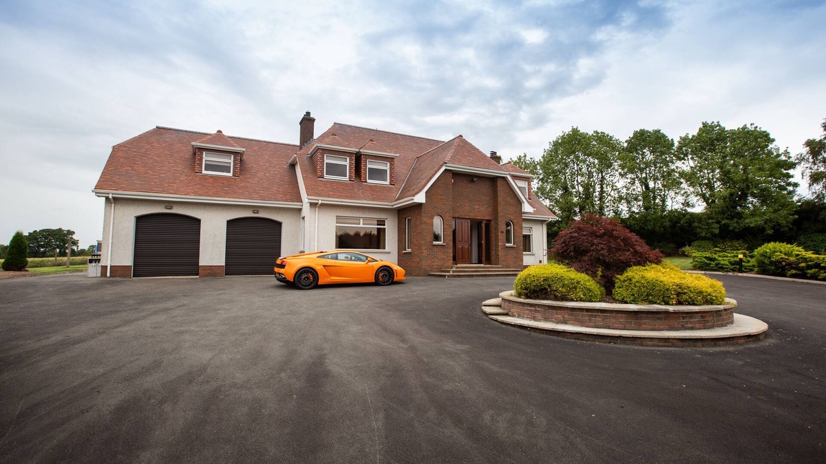 Lisburn House | Luxury Manor, 5*HotTub, 20min belfast city centre