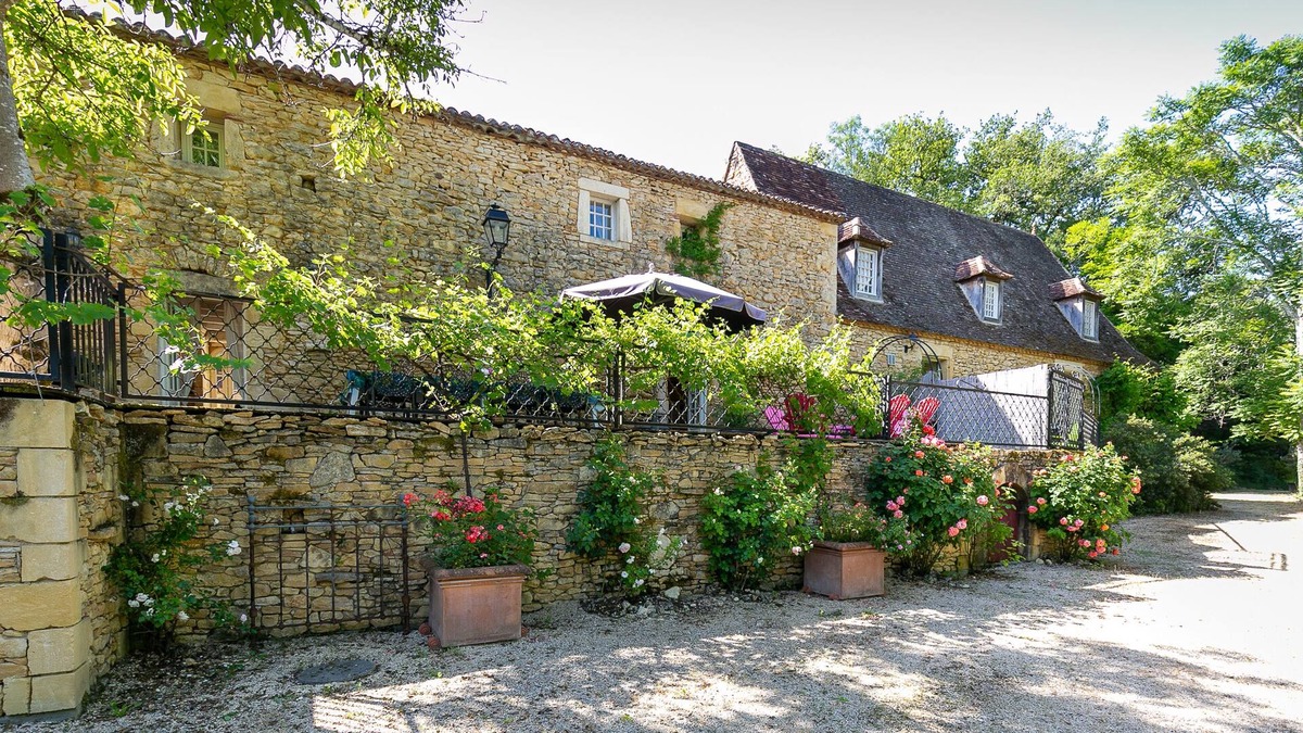 Sainte-Alvere House | Luxury Manor House 152m2 with amazing terrace & large luxurious pool 14.5m x 6m