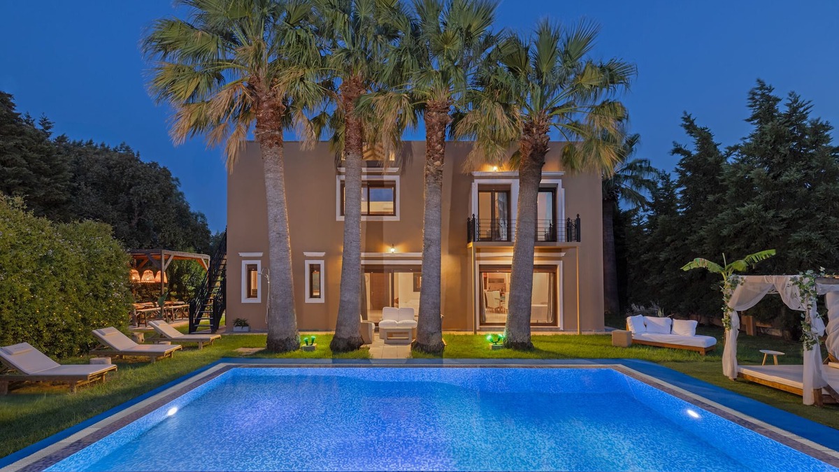 Ialyssos Villa | Luxury mansion in Rhodes, accommodating up to 12 guests!