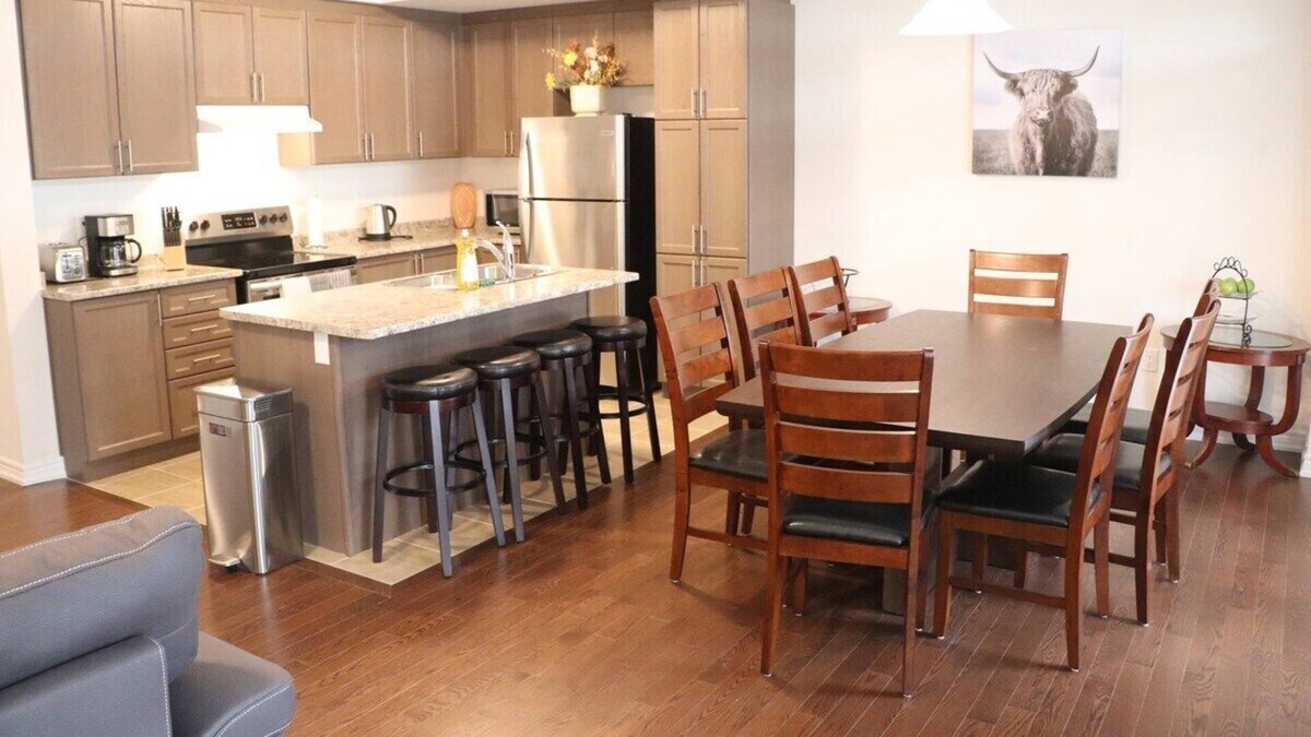 Markham House | "Luxury Markham home: mins to Toronto, plazas nearby