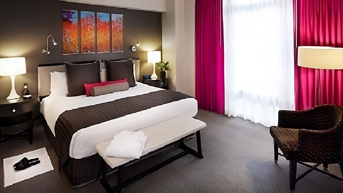 Rose Hill House | Luxury Meets Comfort! Rooftop Pool and Restaurant! .5 miles from Empire State!