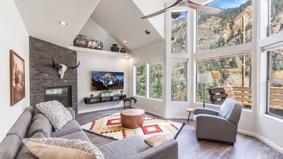 Ouray Condo | Luxury Meets Tranquil Mountain Retreat-Private Courtyard-Pet-Friendly