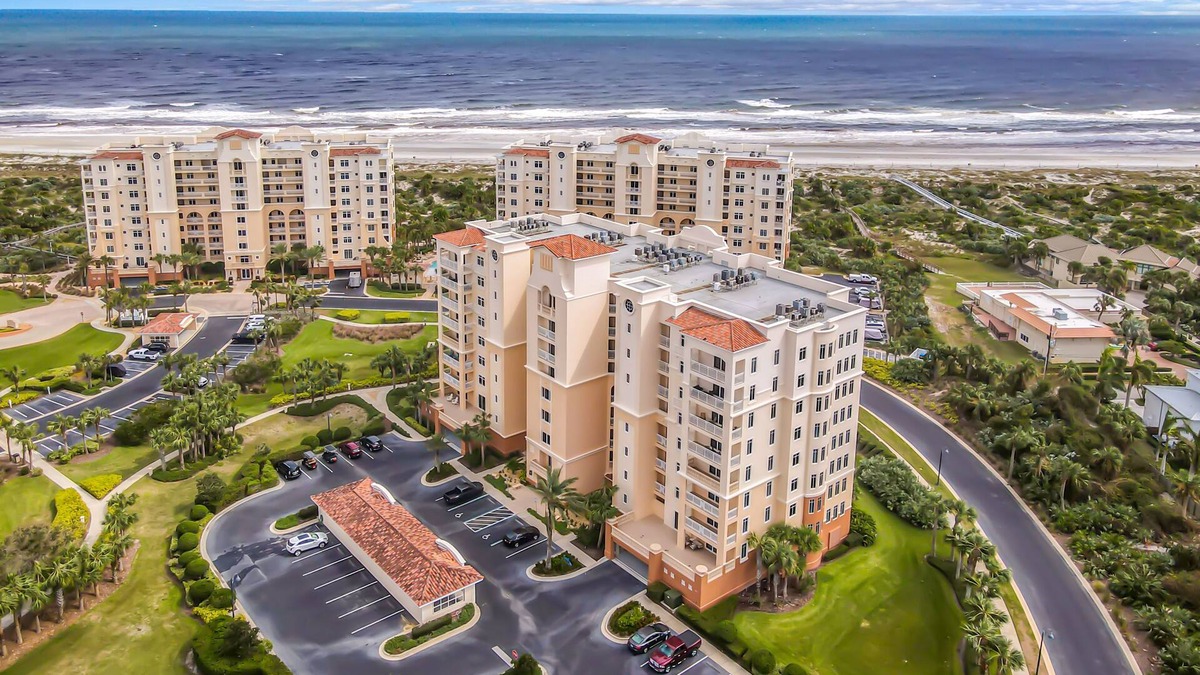 New Smyrna Beach Condo | Luxury Minorca ~ Corner Unit ~ Ocean & River Views! 2 Balconies! Paros 606