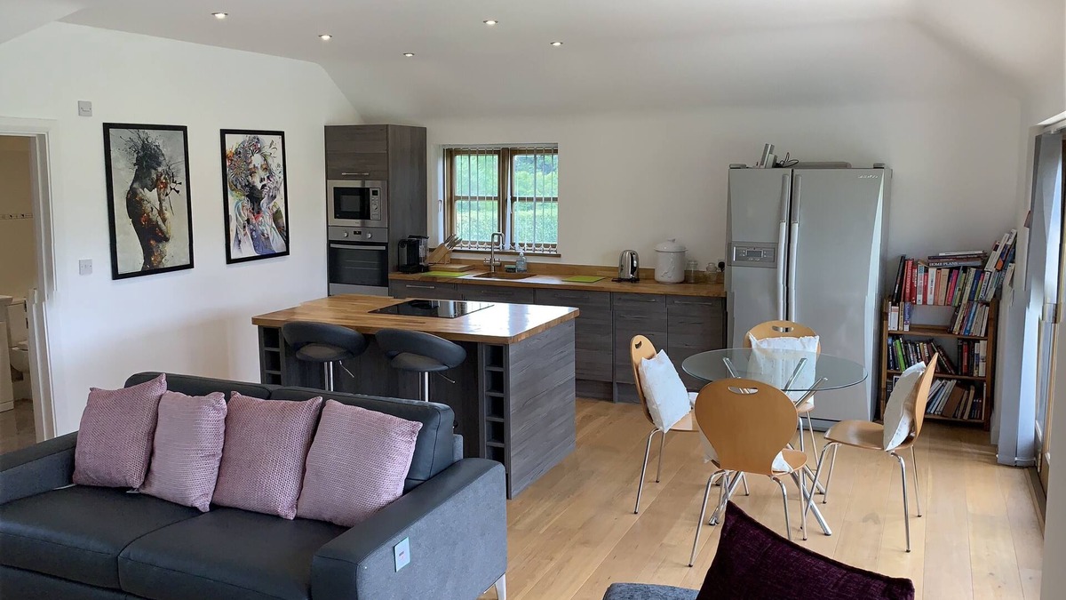 Saintbury Cottage | Luxury, modern property close to Stratford & Warwick-good Golf Courses