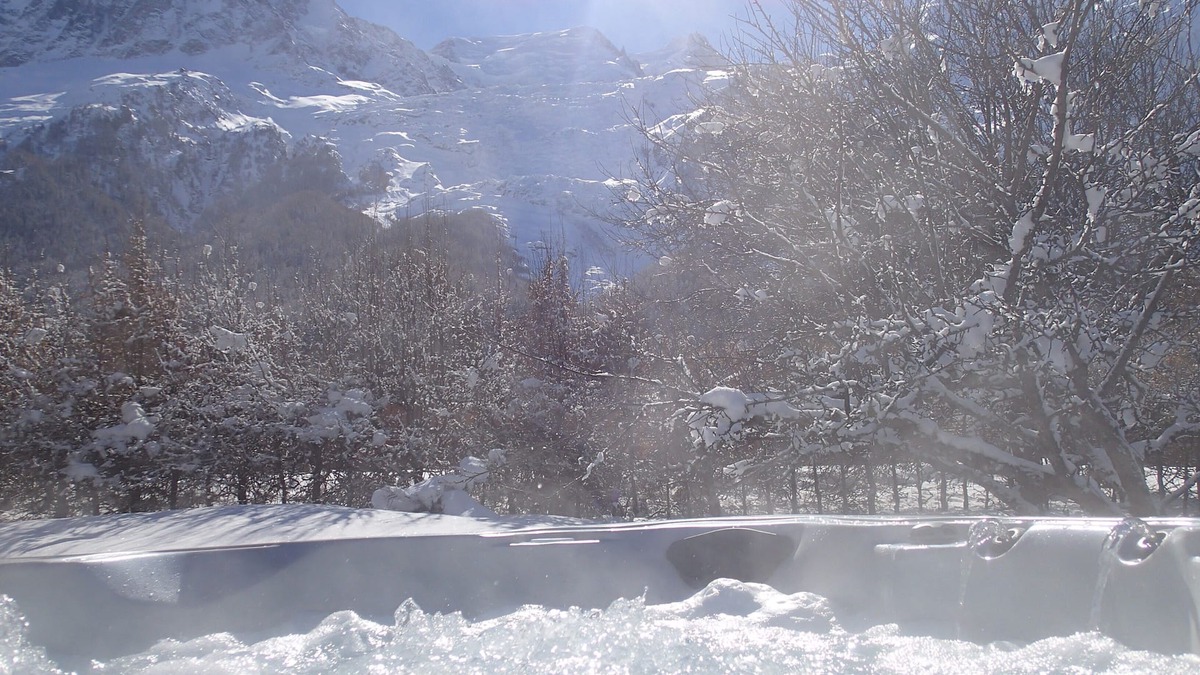 Les Bossons Ski Chalet | Luxury Modern Spacious Chalet in Chamonix