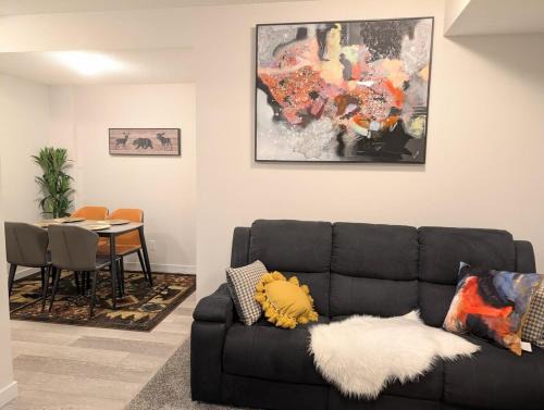 Airdrie Apartment | Luxury Modern 2-Bedroom Suite