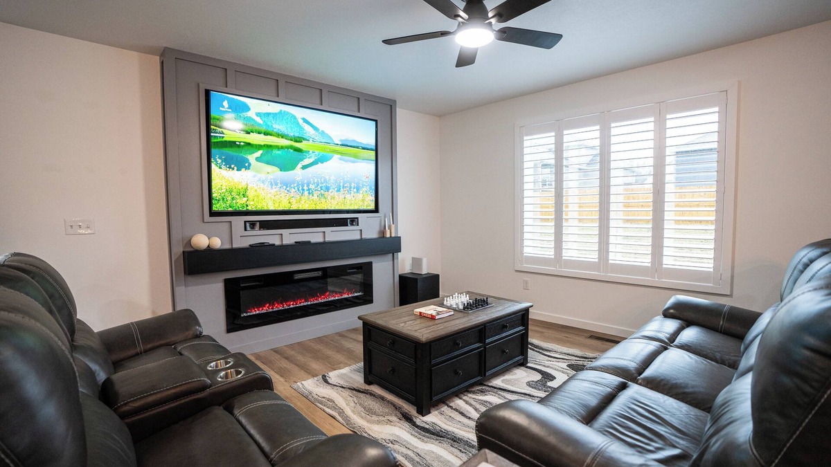 Brookline Station House | Luxury Modern Farmhouse 3BR:Massage Chair-SmartTV