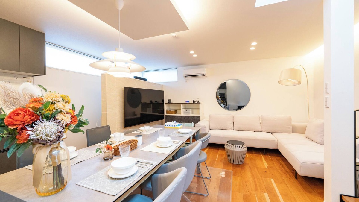Setagaya House | Luxury Modern House Let's travel as if you were living in a 130 square meter newly built house. 7 minutes to Shibuya without transfers/Accommodates up to 8 people