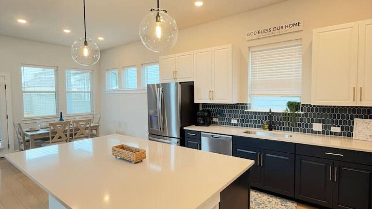 Bastrop House | “Luxury Modern Stay in Bastrop”