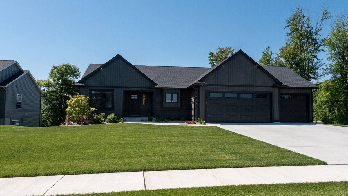 Hudsonville House | Luxury Monthly Furnished Home