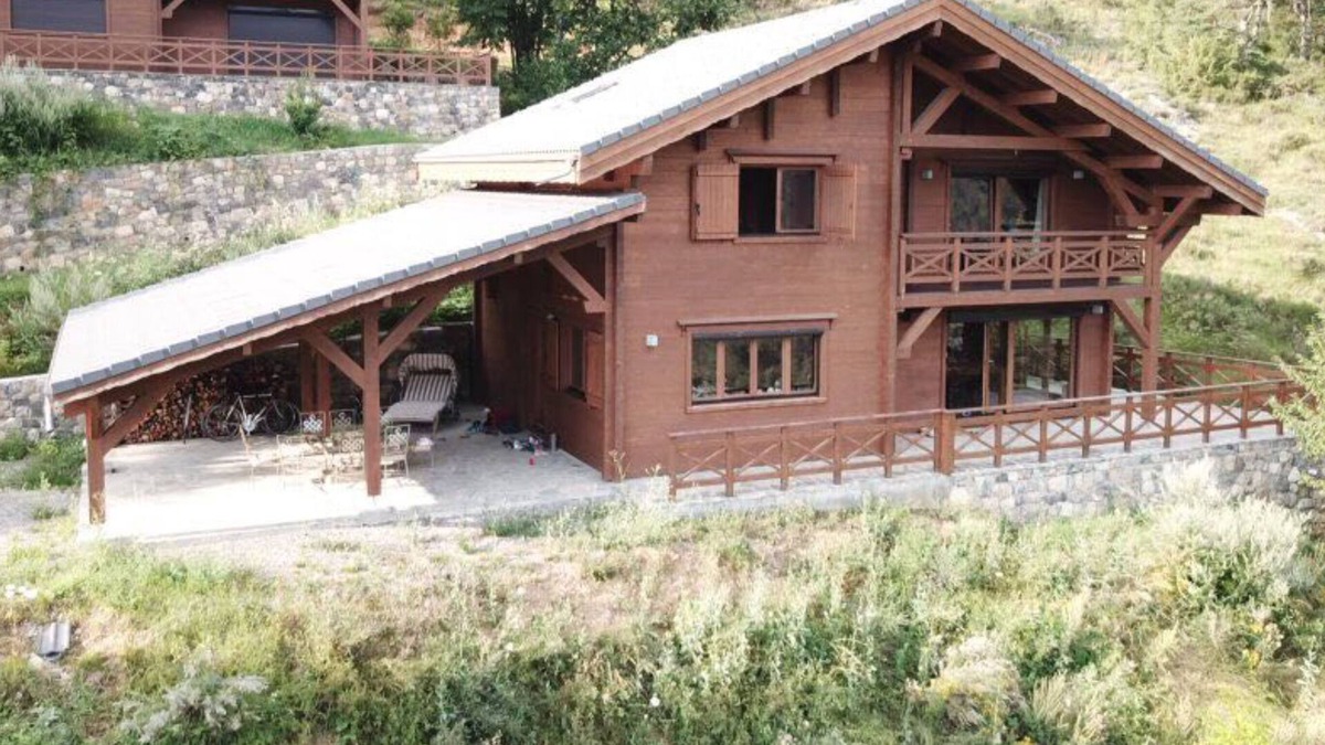 Saint-Dalmas Ski Chalet | Luxury mountain chalet in Colmiane