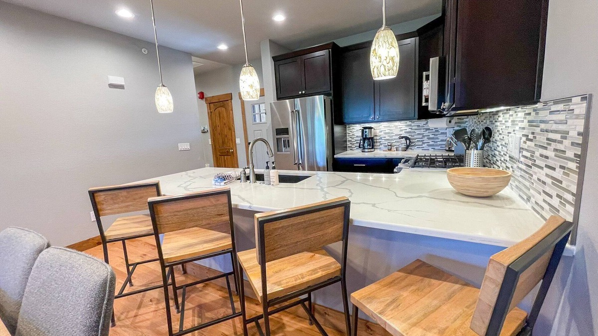 Rendezvous House | Luxury Mountain Chalet 168 I Private Hot Tub I Great Views I Best Price I Discounted Attractions