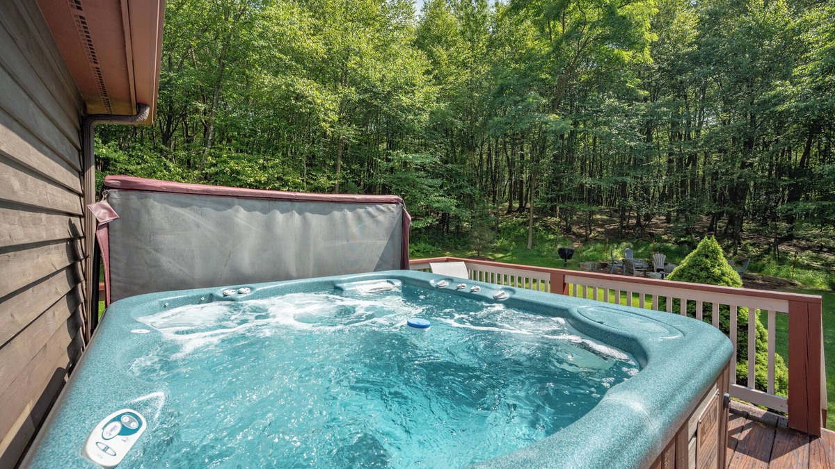 Mountainside House | Luxury Mountain Escape w/Hot Tub & Fireplaces