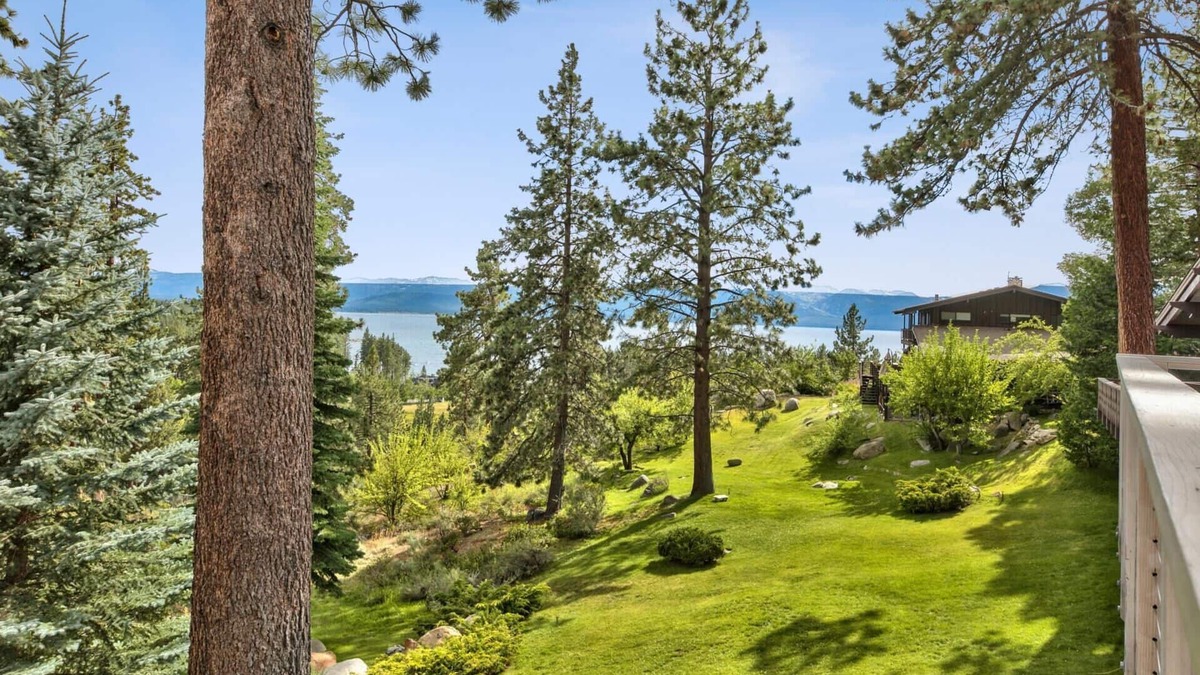 Zephyr Cove House | Luxury Mountain retreat with Hot tub
