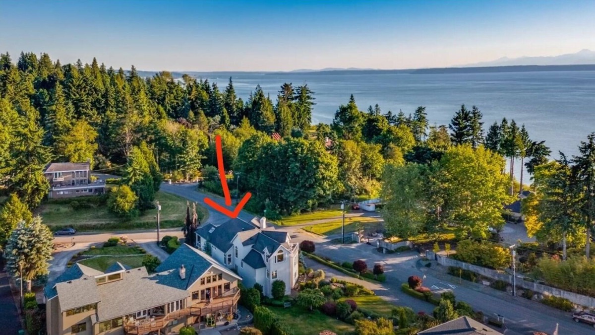 Harbour Pointe House | Luxury Mountain top castle house w/ocean view