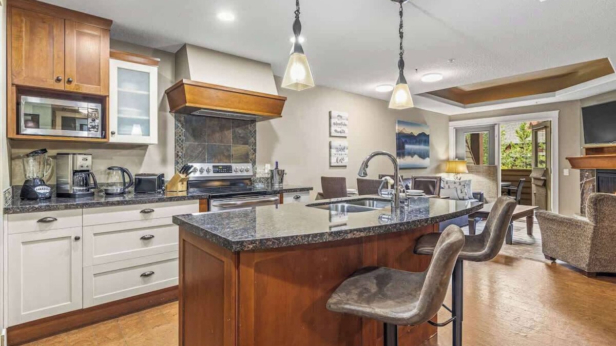 Cougar Creek Condo | Luxury Mt. Retreat DT Canmore