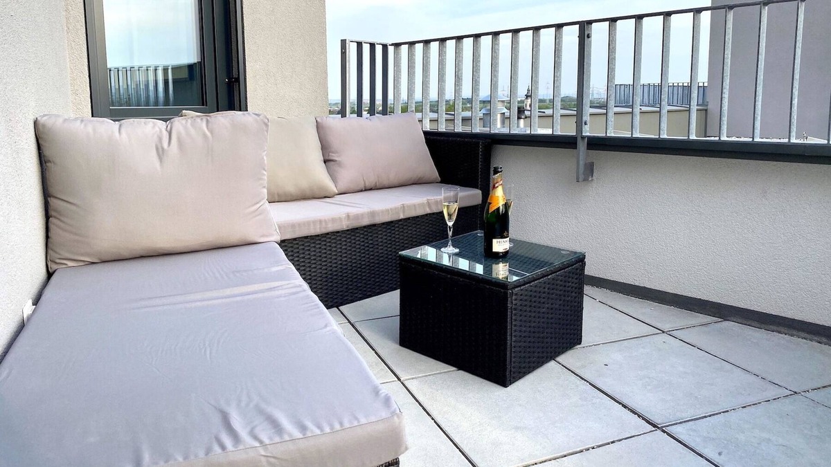 Favoriten Apartment | Luxury near thermal baths and subway, 12 min to the center