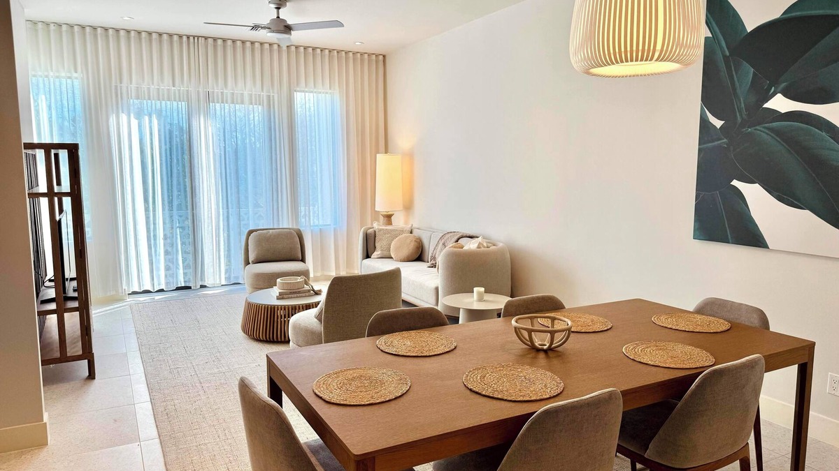 Westwind Condo | Luxury new build - 2bd+den - Gated - Pool, Gym and Beach access - Up to 6 people